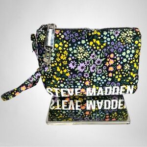 STEVE MADDEN Floral Wristlet